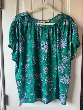 LOFT Green Floral Short-Sleeve Blouse